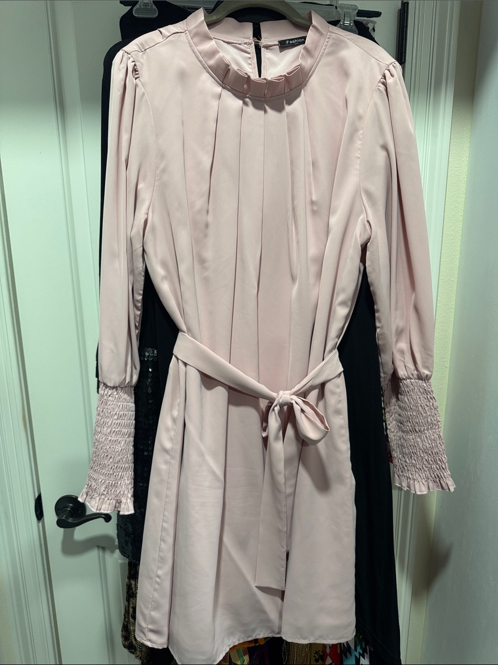 Unknown Brand Pink Long-Sleeve Tie-Waist Dress